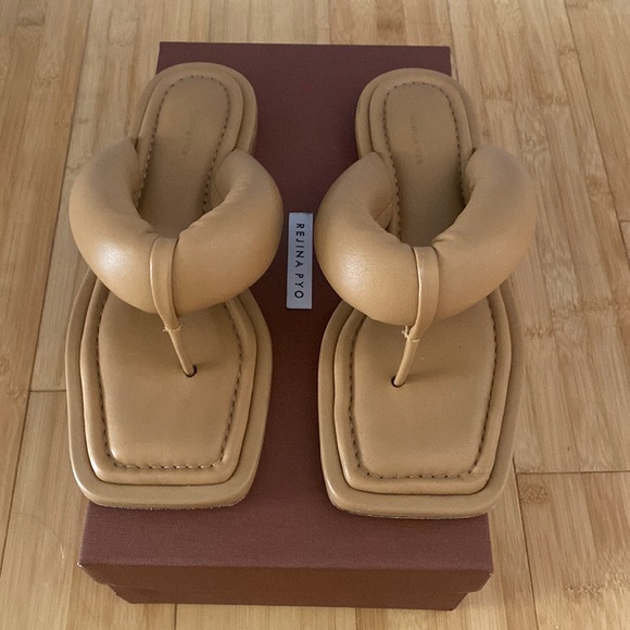 Rejina Pyo Sandals - Picture 1 of 10